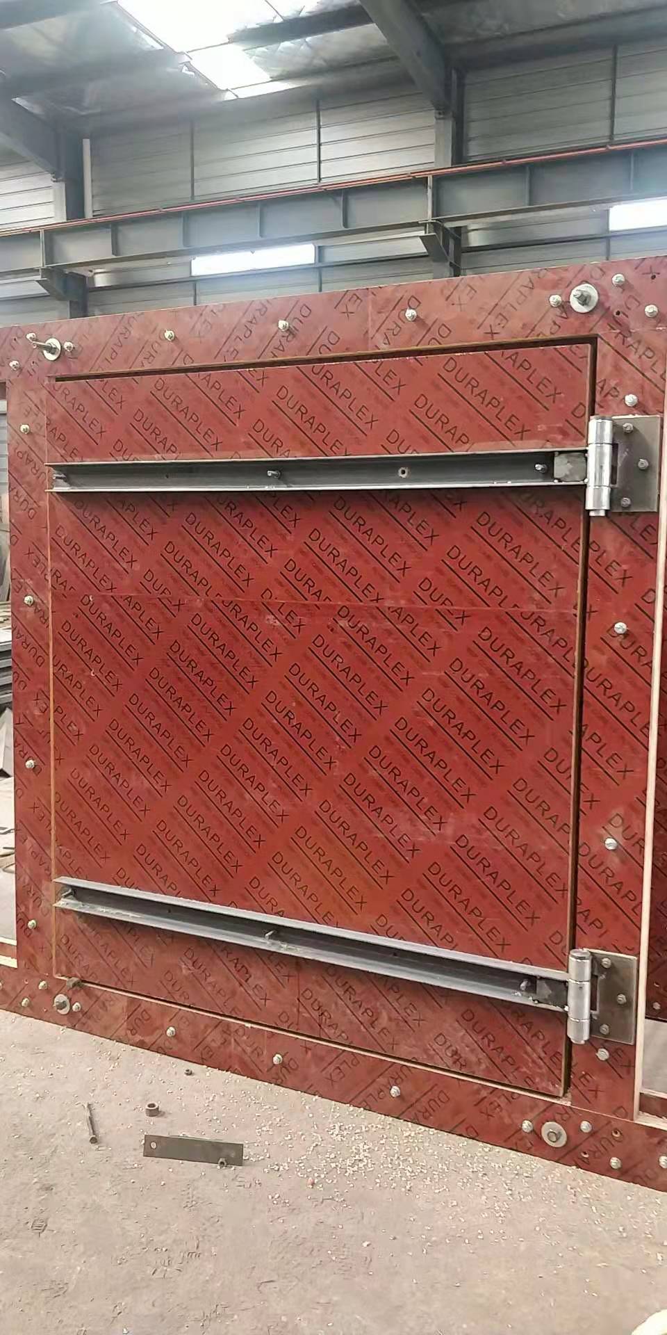 竹膠板風(fēng)門