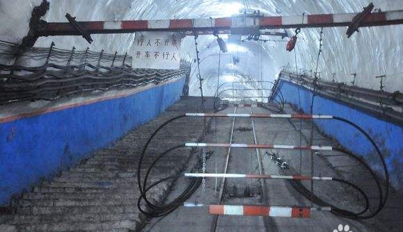 跑車(chē)防護(hù)裝置